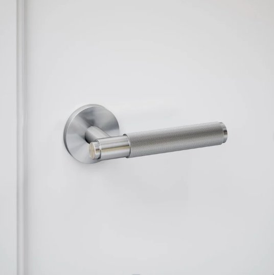 Luxe Knurled Brushed Steel